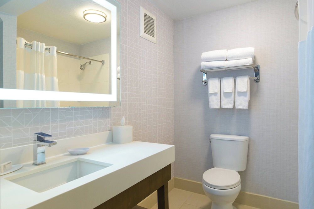 جناح بسرير كينج مع أريكة، Courtyard San Diego Old Town 2/3