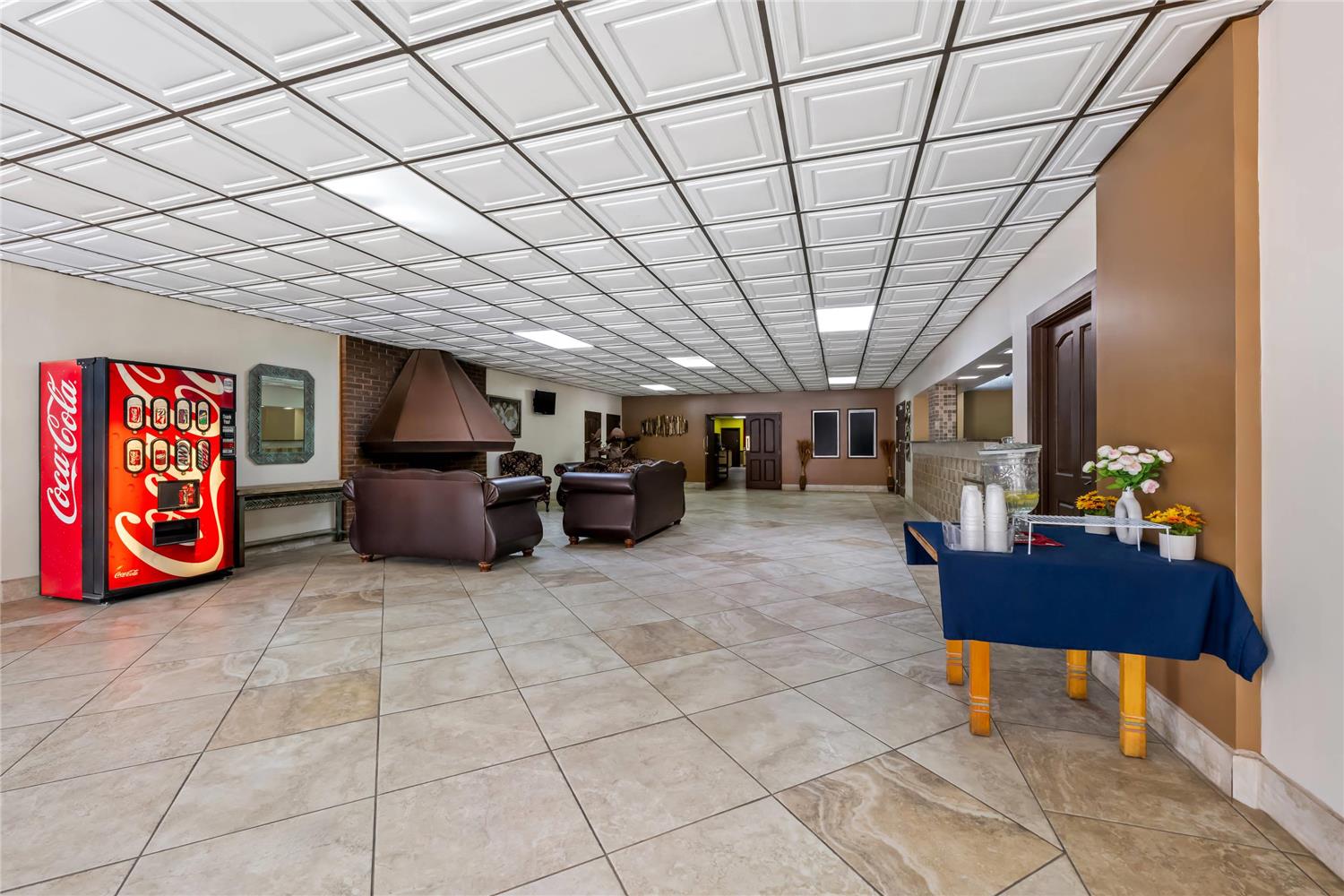 Econo Lodge Carlsbad Caverns Area 8/25