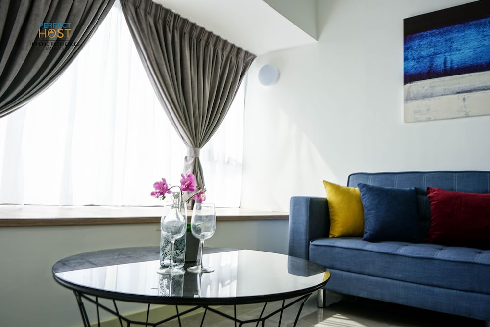 IMPERIO RESIDENCE SEAFRONT BY PERFECT HOST 32/43
