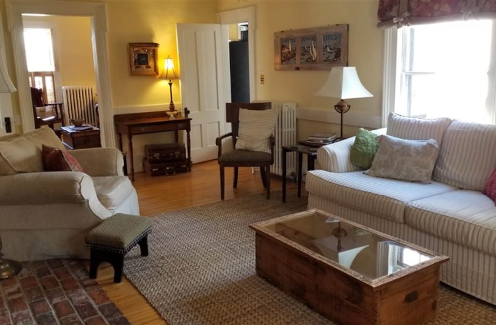 Benjamin F Packard House Bed and Breakfast 19/47