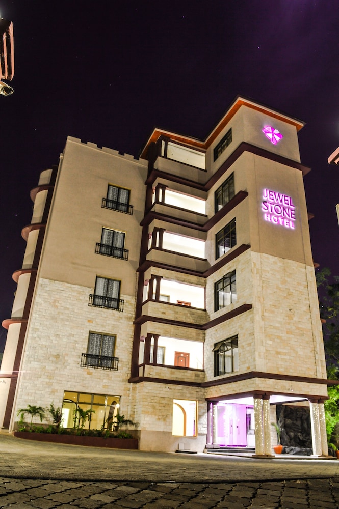 Jewelstone Hotel 6/69