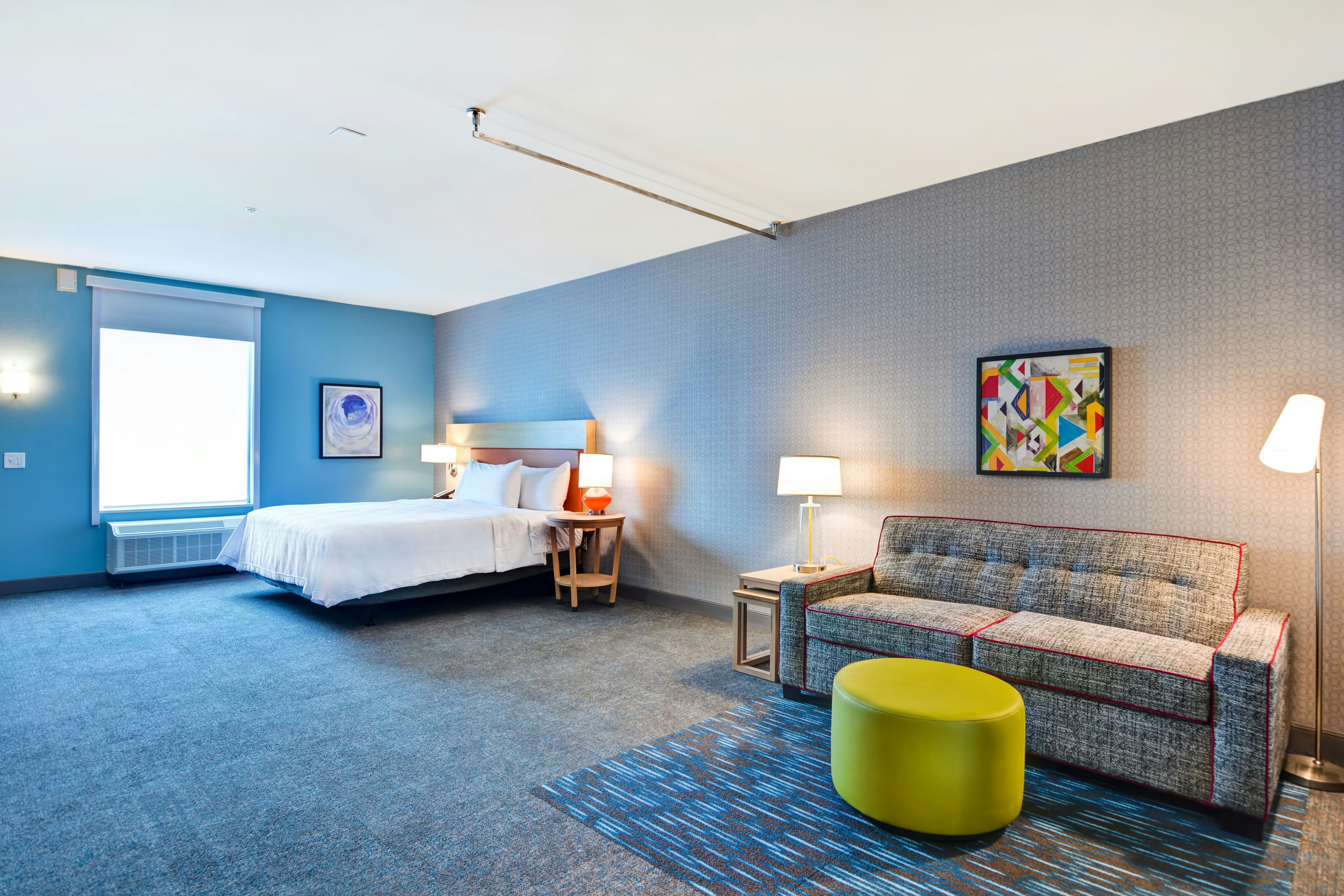 STUDIO, QUEEN BED, ACCESSIBLE
