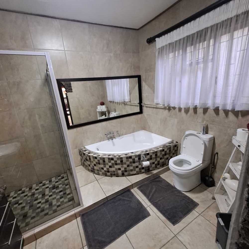 Royal Game Guest House 48/50