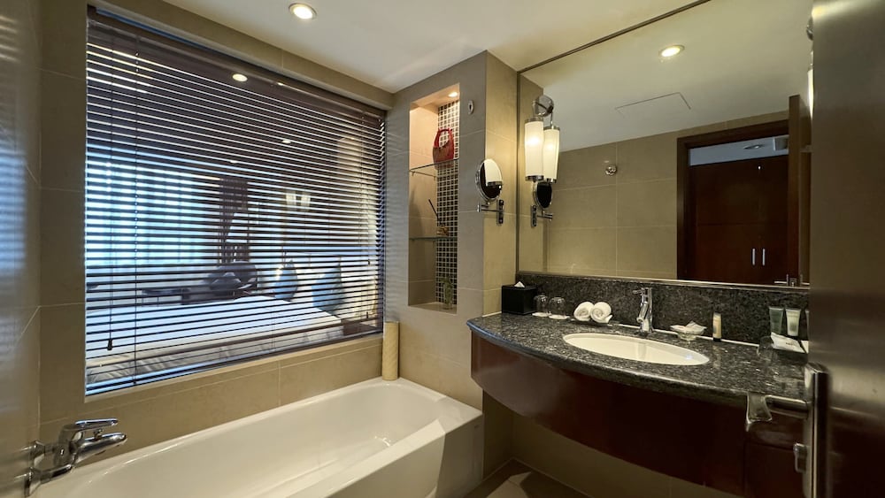 West Capital International Hotel 49/50