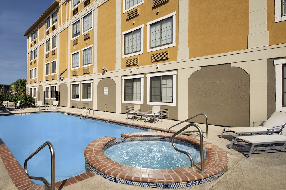 Holiday Inn Express Hotel Suites San Antonio Downtown Market Area 32/38