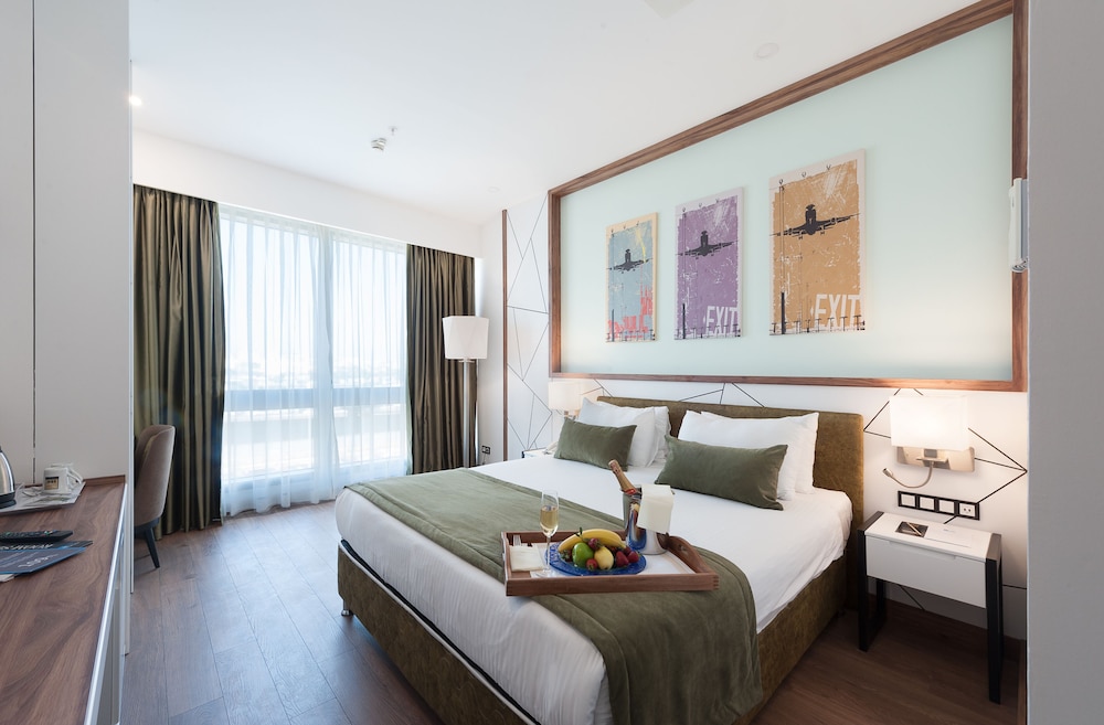 ISG Airport Hotel 16/63