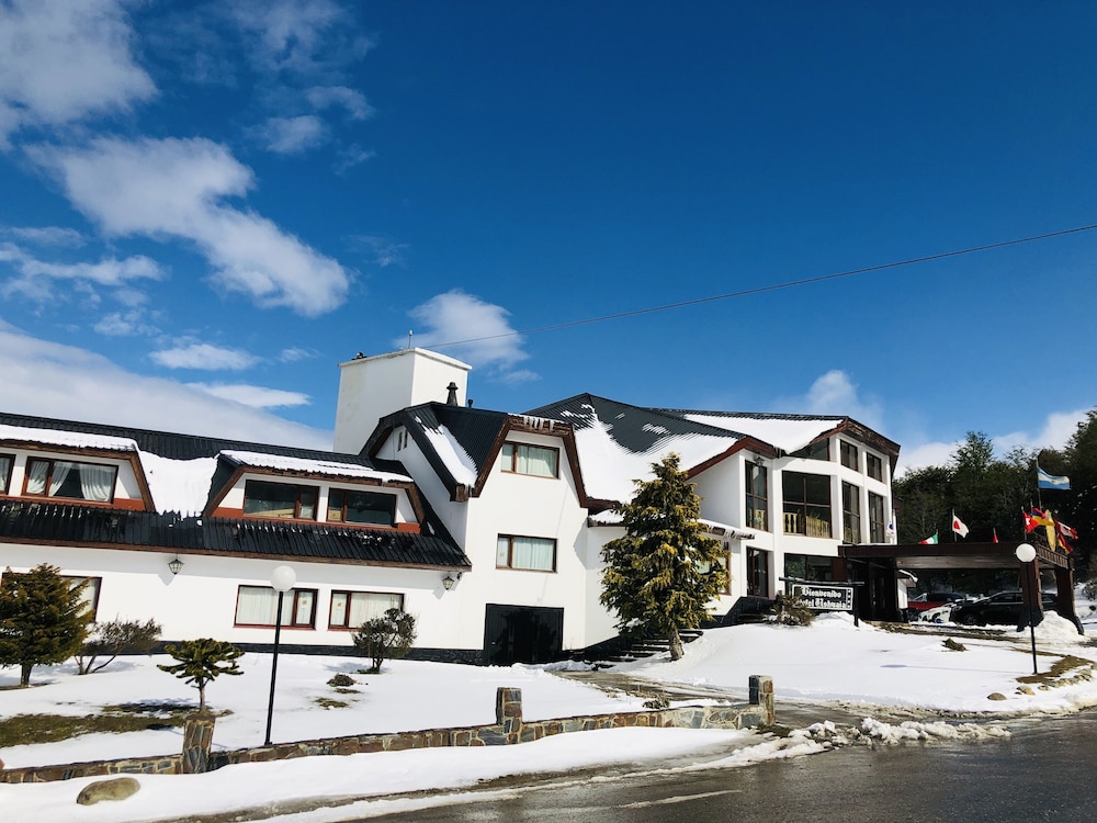 USHUAIA HOTEL 6/35