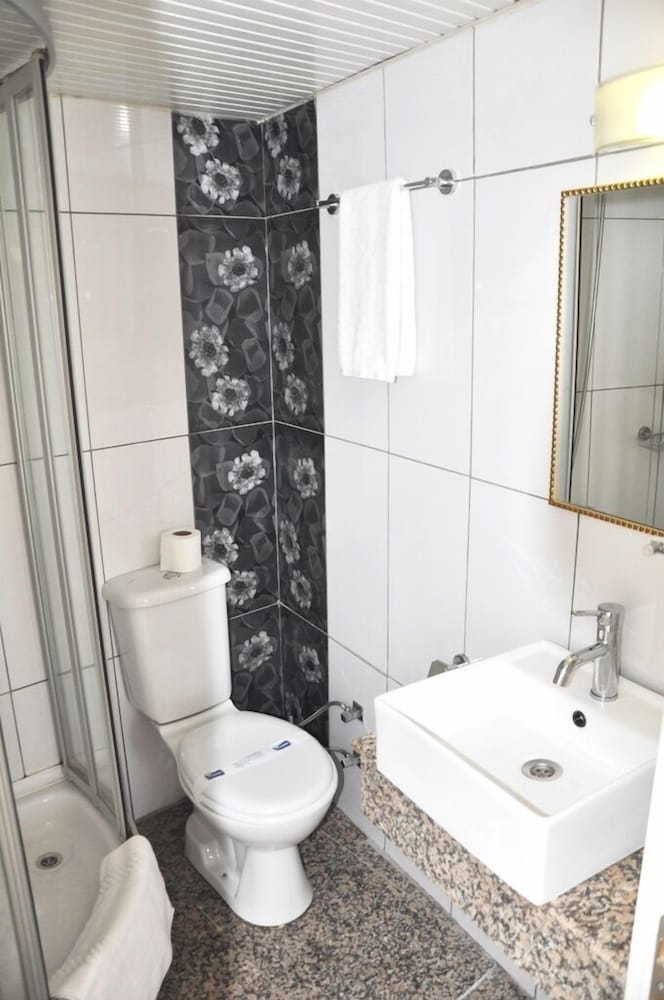 ATALLA HOTEL 8/44