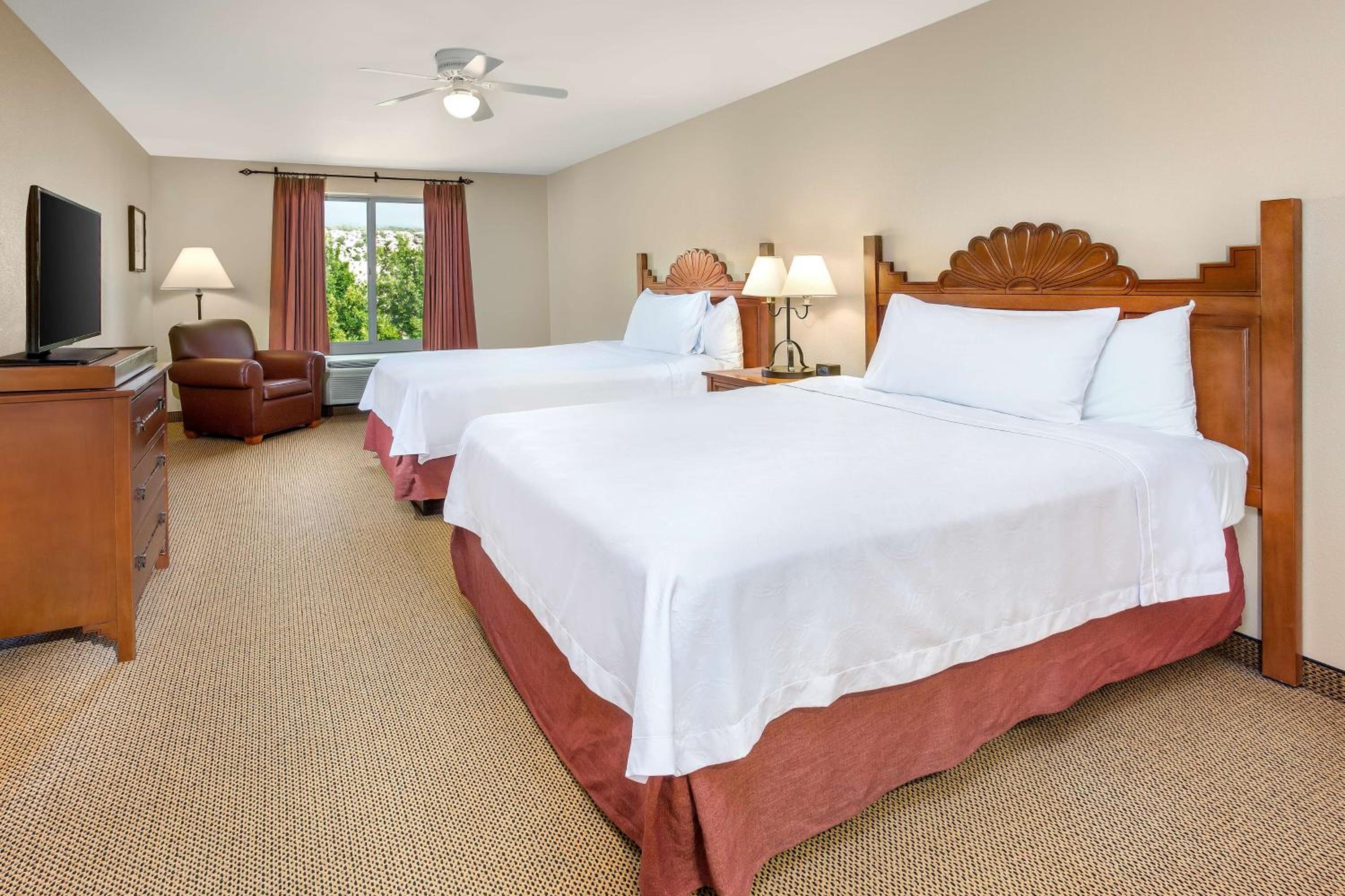 1 BEDROOM, SUITE, 2 QUEEN BEDS