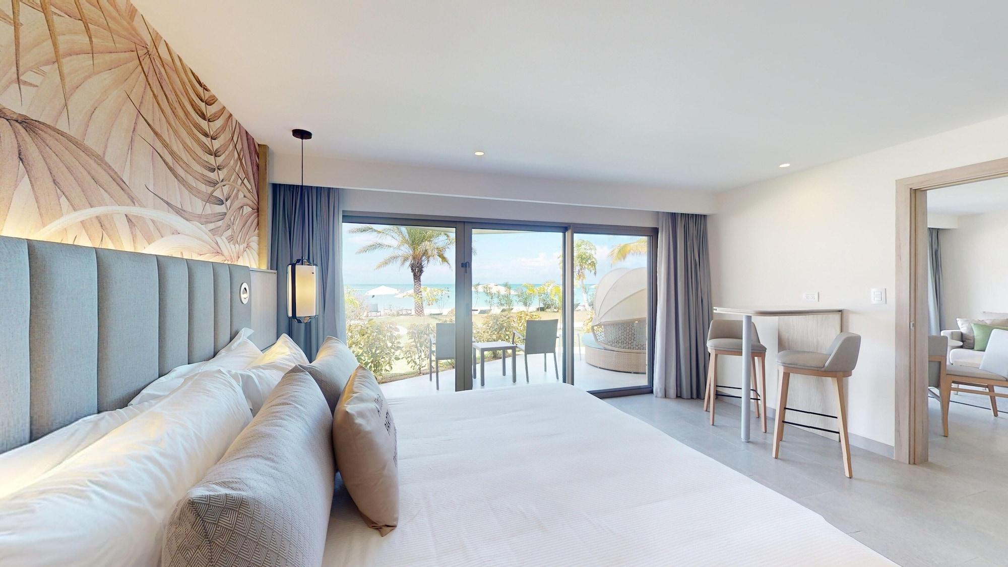 1 Bedroom, Diamond Club, Presidential, Walkout, Luxury, Suite, Beach Front