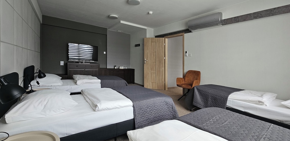 Witek Hotel 5/50