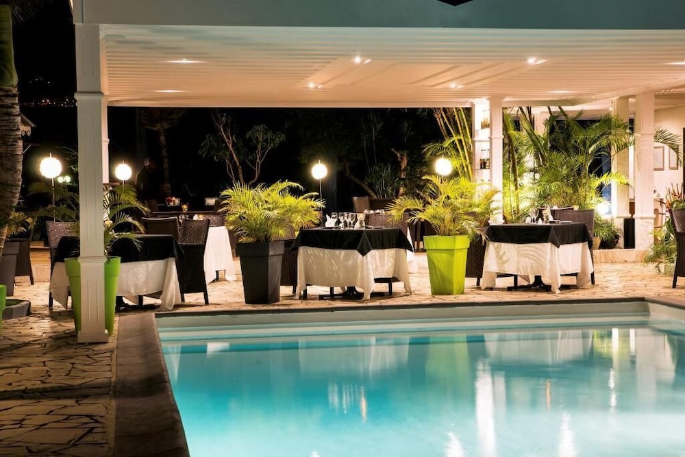 Hotel Latitude 21 49/58