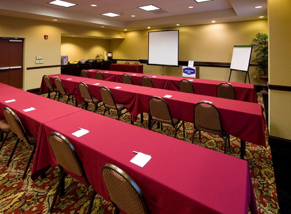 Hampton Inn Schenectady 44/48