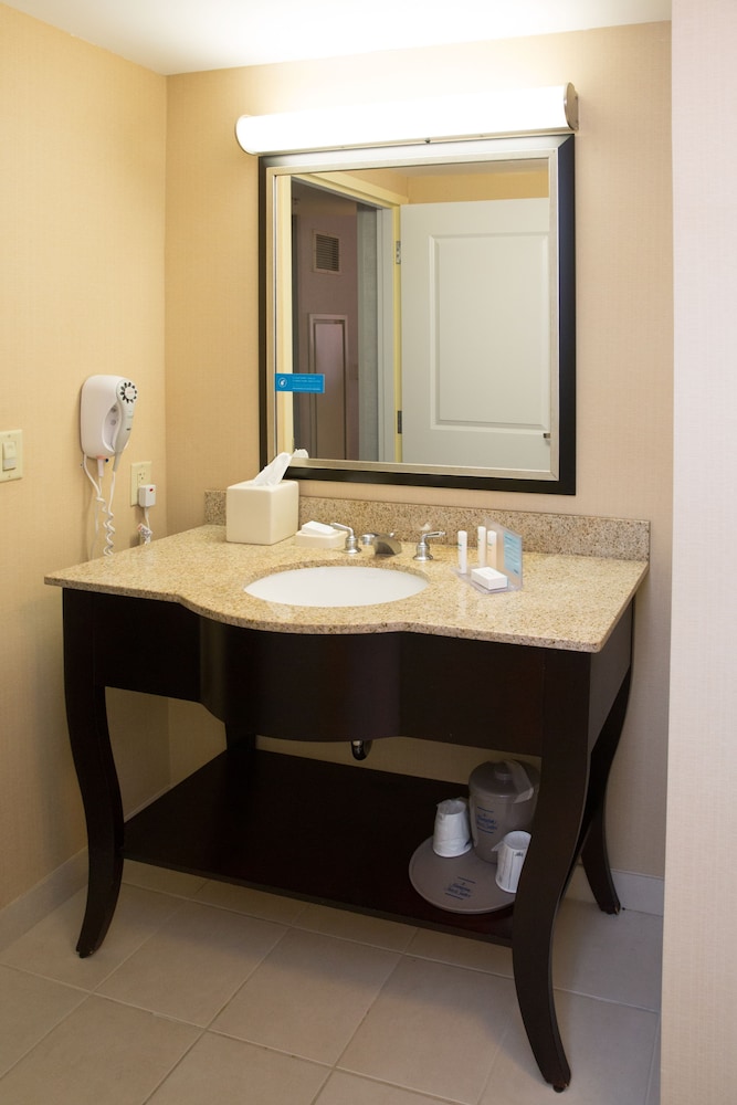 Hampton Inn & Suites Providence Downtown 48/50