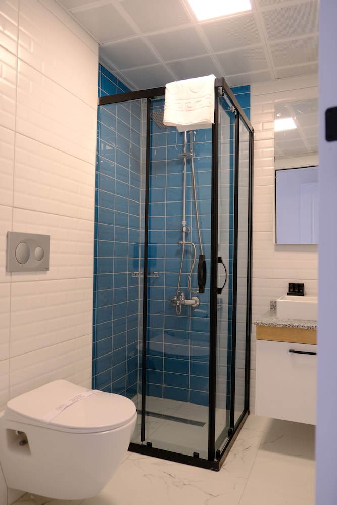 Optimum Luxury Hotel & Spa 53/54