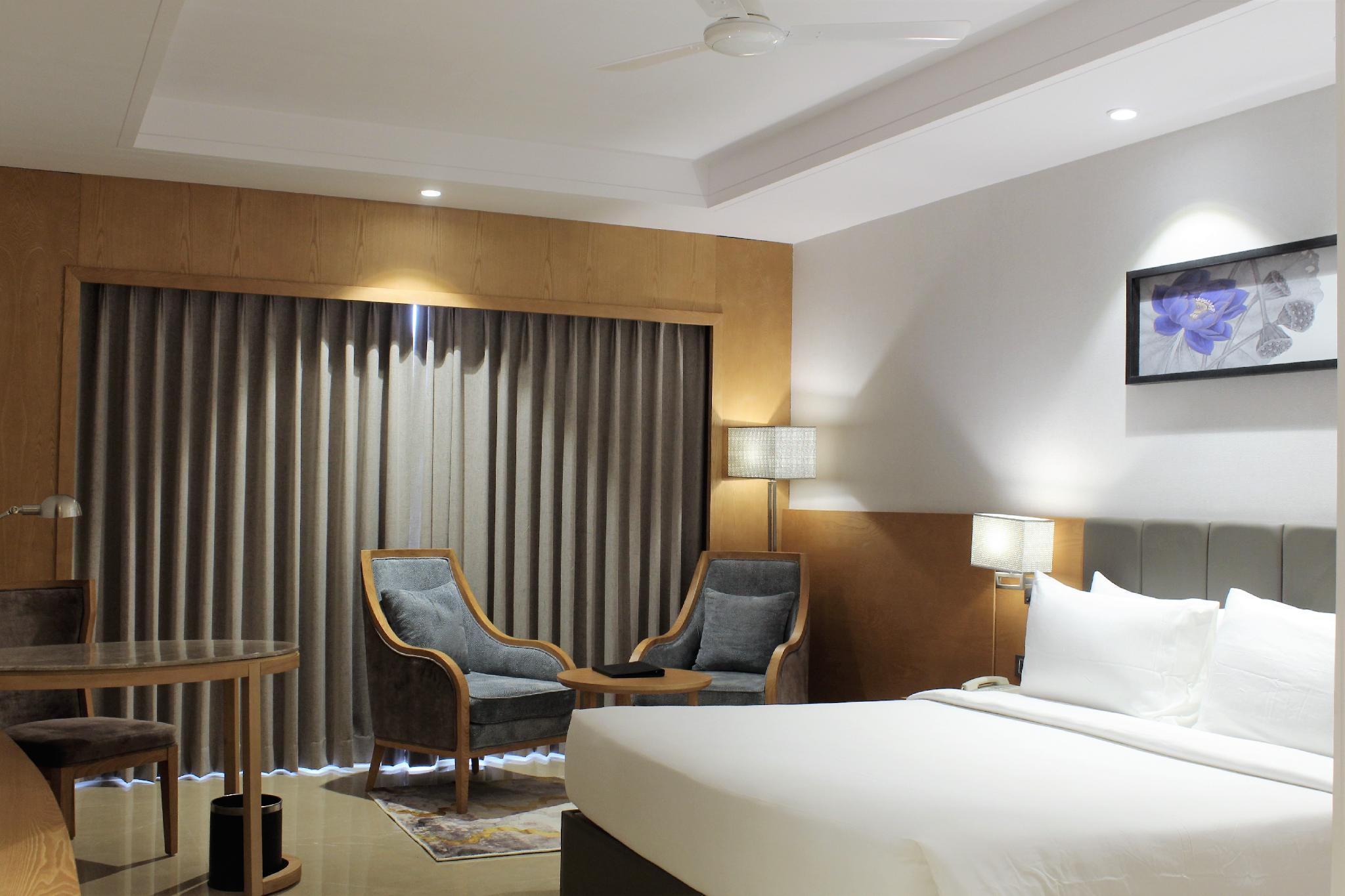 Deluxe, King Bed, Queen Bed