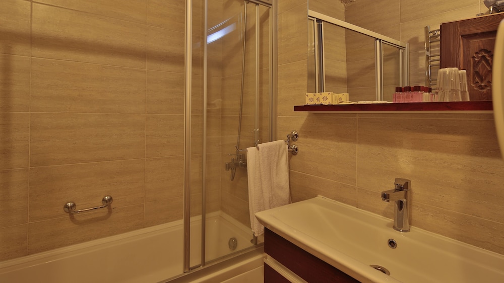 Dilek Kaya Hotel Special Class 71/71