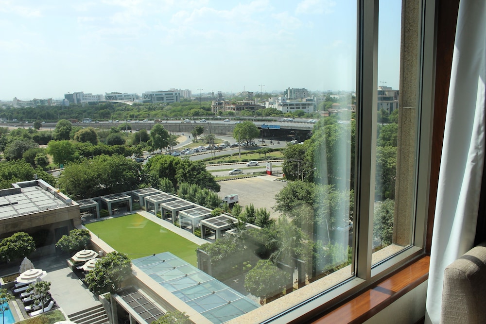 Crowne Plaza Gurgaon 32/82