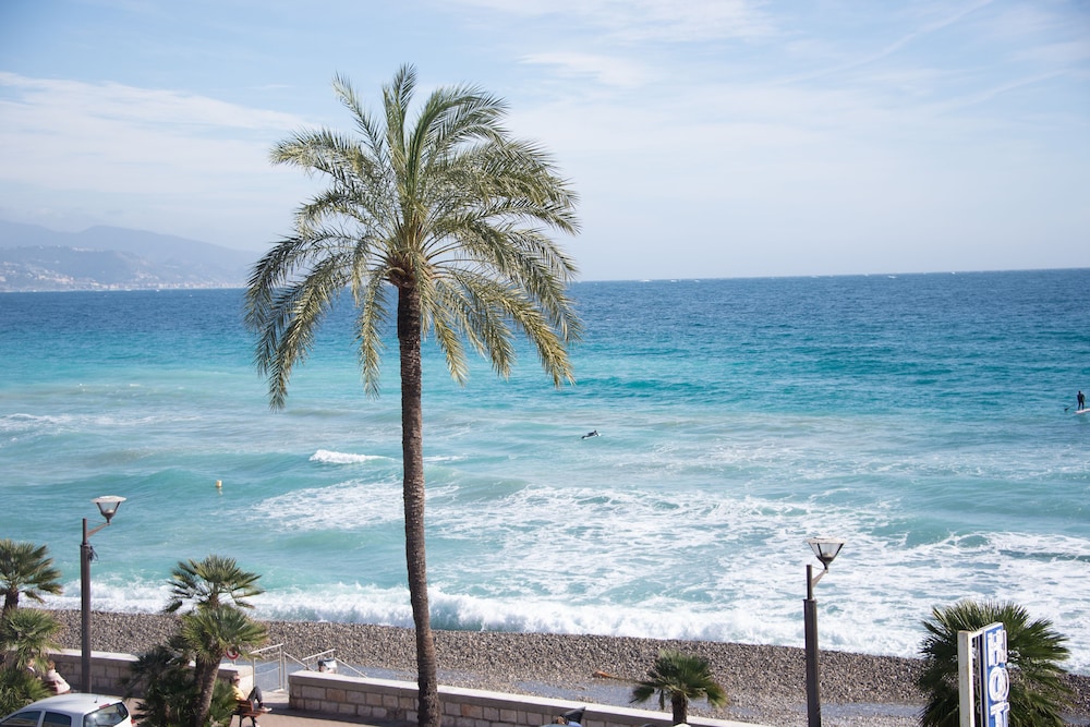 Hôtel Reine D'Azur 39/50