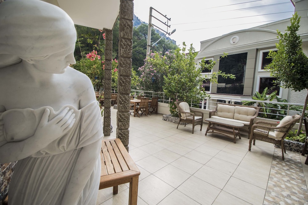 Eden Pyara Hotel Turunc 88/106