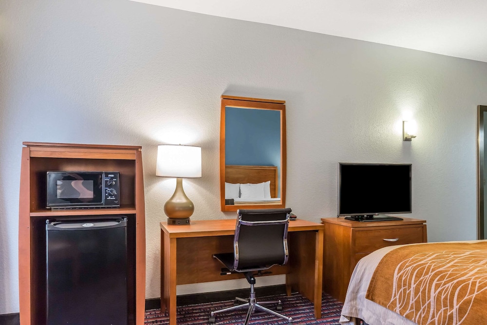 Comfort Inn Alton near I-255 43/47