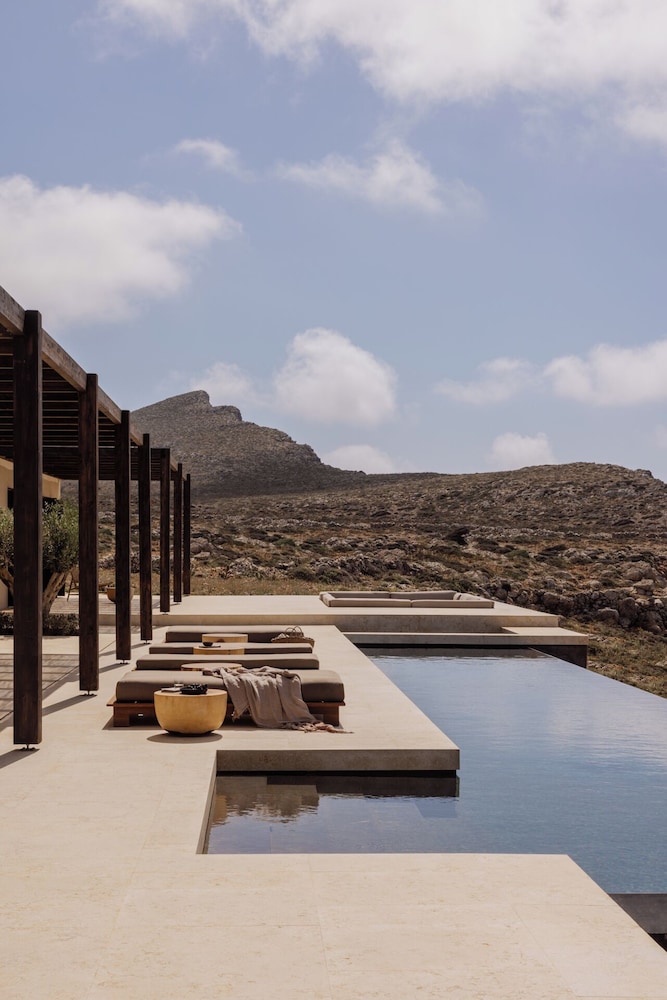Gundari Folegandros 43/50