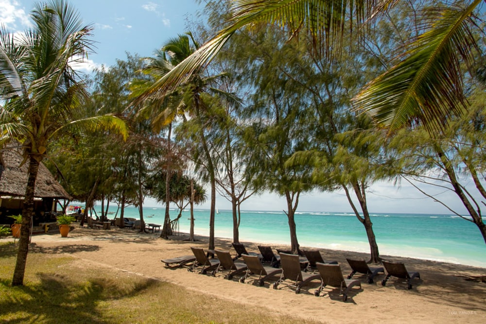 Bahari Dhow Beach Villas 55/61
