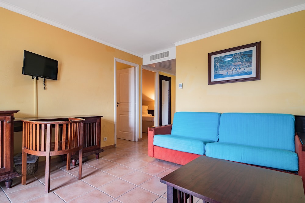 Pierre Vacances Sainte Anne Holiday Village 29/50