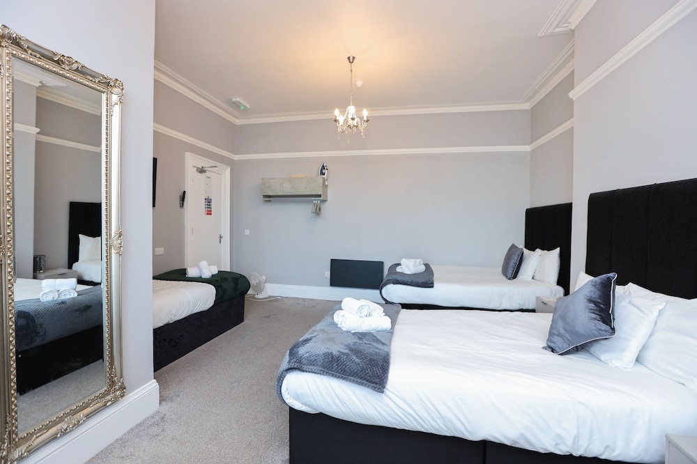 Hotel Anfield 17/50