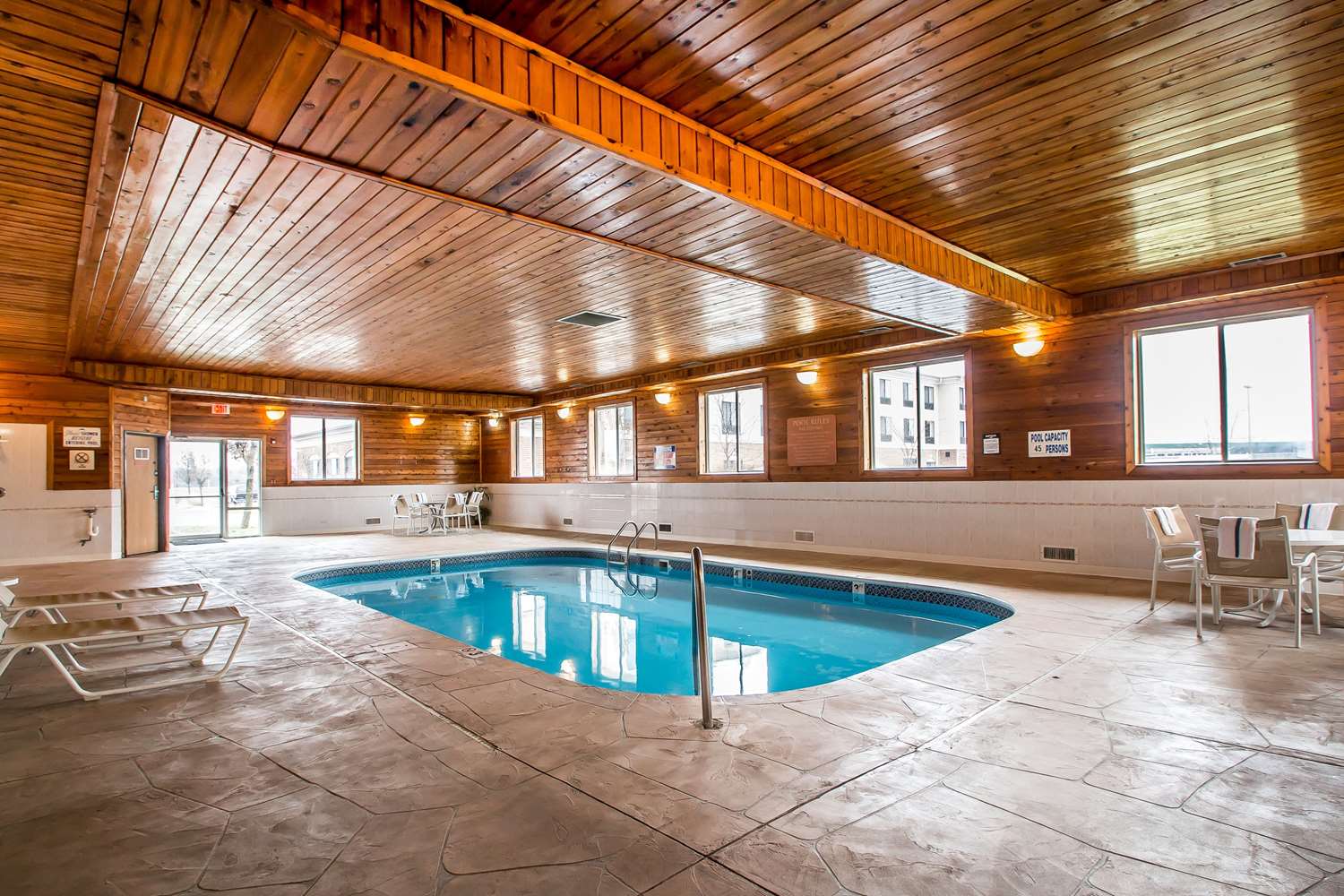 Quality Inn Morris I-80 27/45