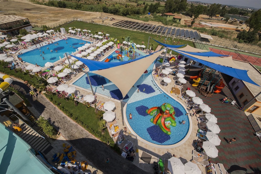 Dream World Aqua Hotel 43/50
