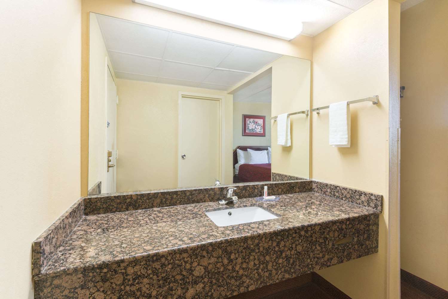Days Inn By Wyndham Hagerstown 13/14