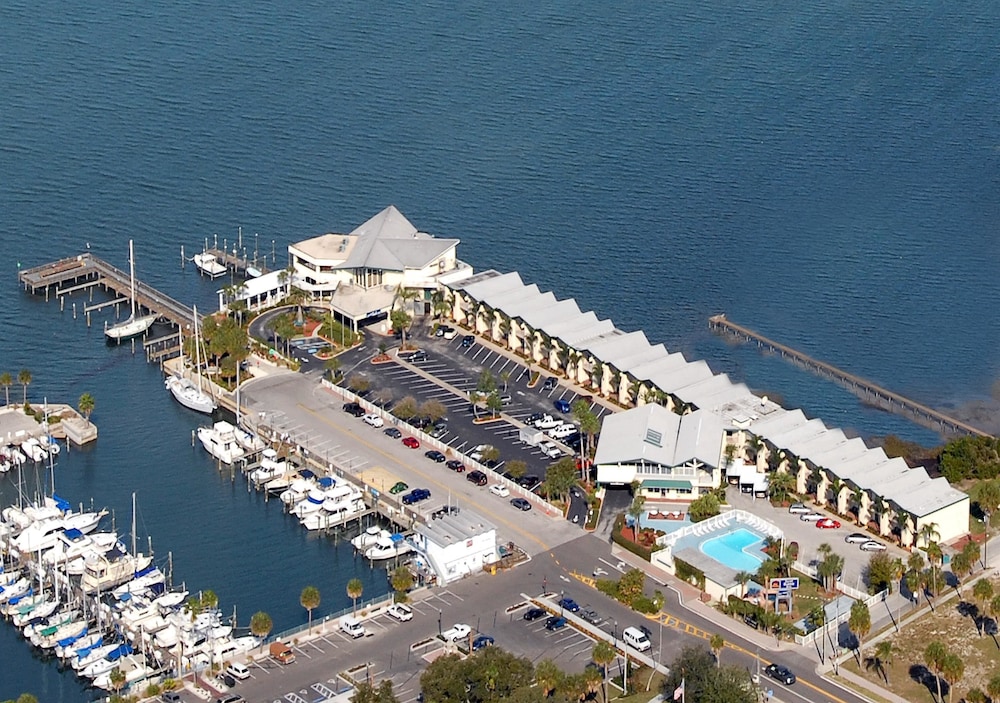 Best Western Plus Yacht Harbor Inn 7/42