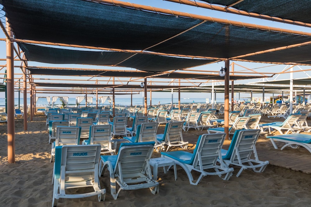 HELIOS HOTEL 27/55