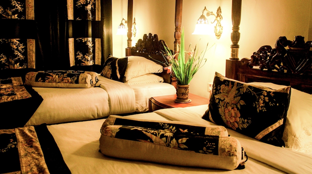 Manor House Boutique 22/50