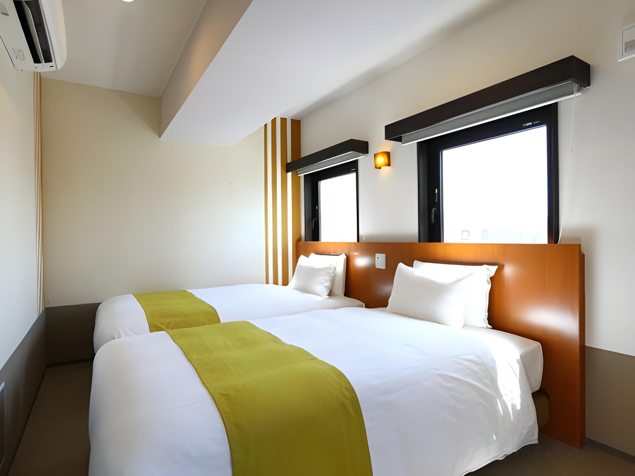 Room, Twin Beds, Female Floor