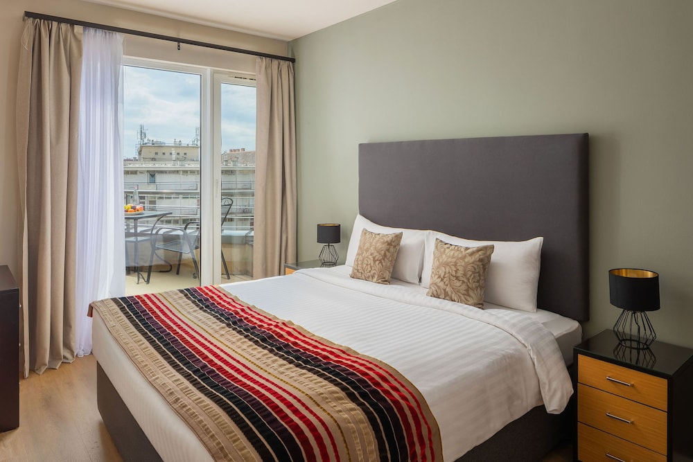 Escala Hotel & Suites Budapest 12/66