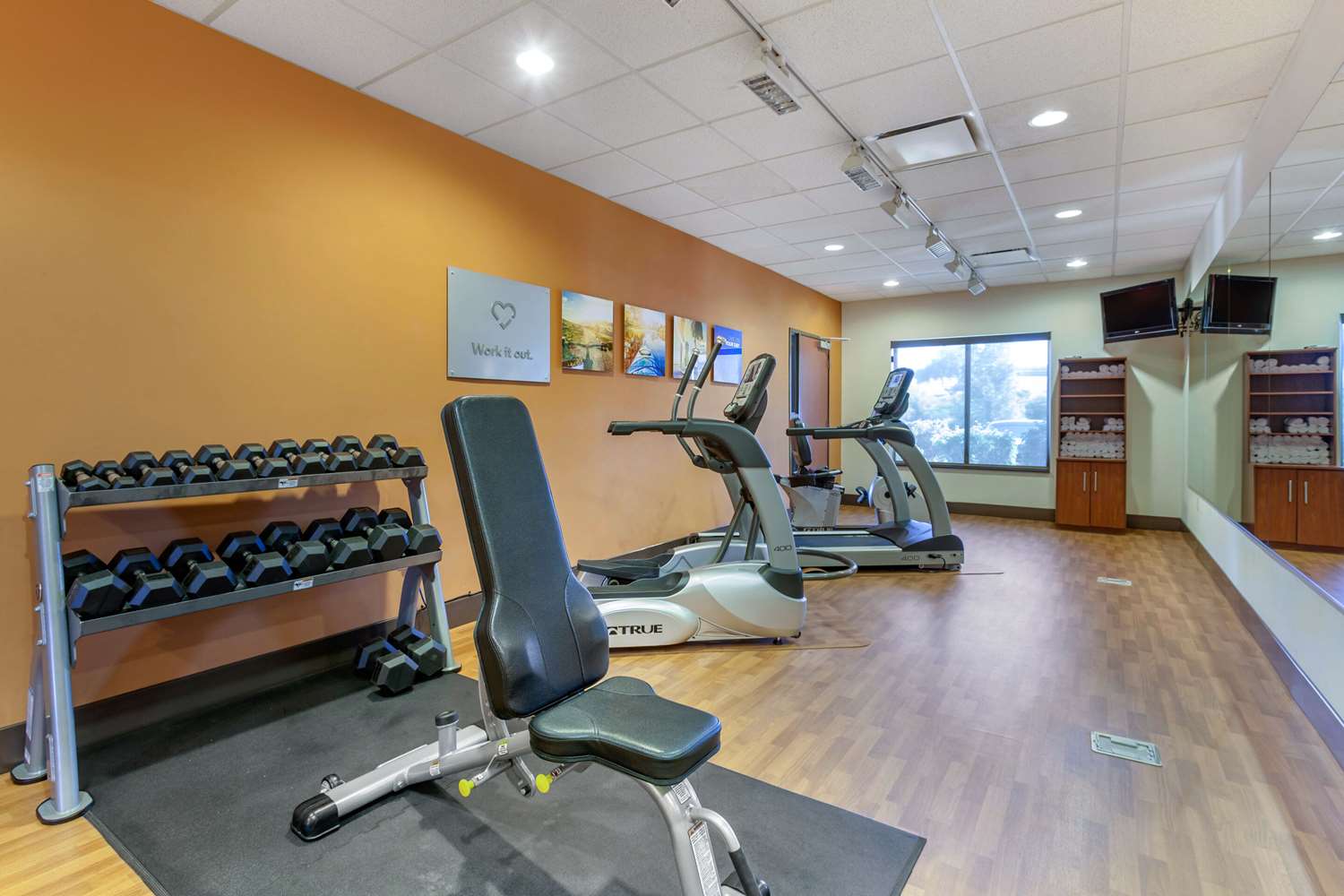 Comfort Suites Glendale State Farm Stadium Area 20/45