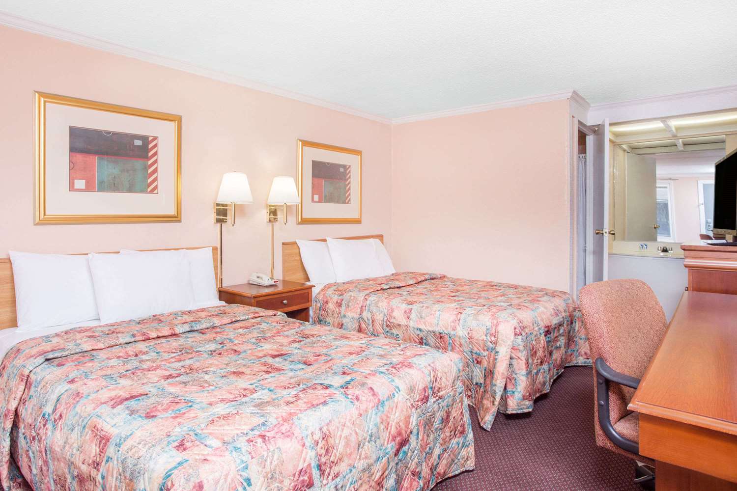 ROOM, 2 DOUBLE BEDS