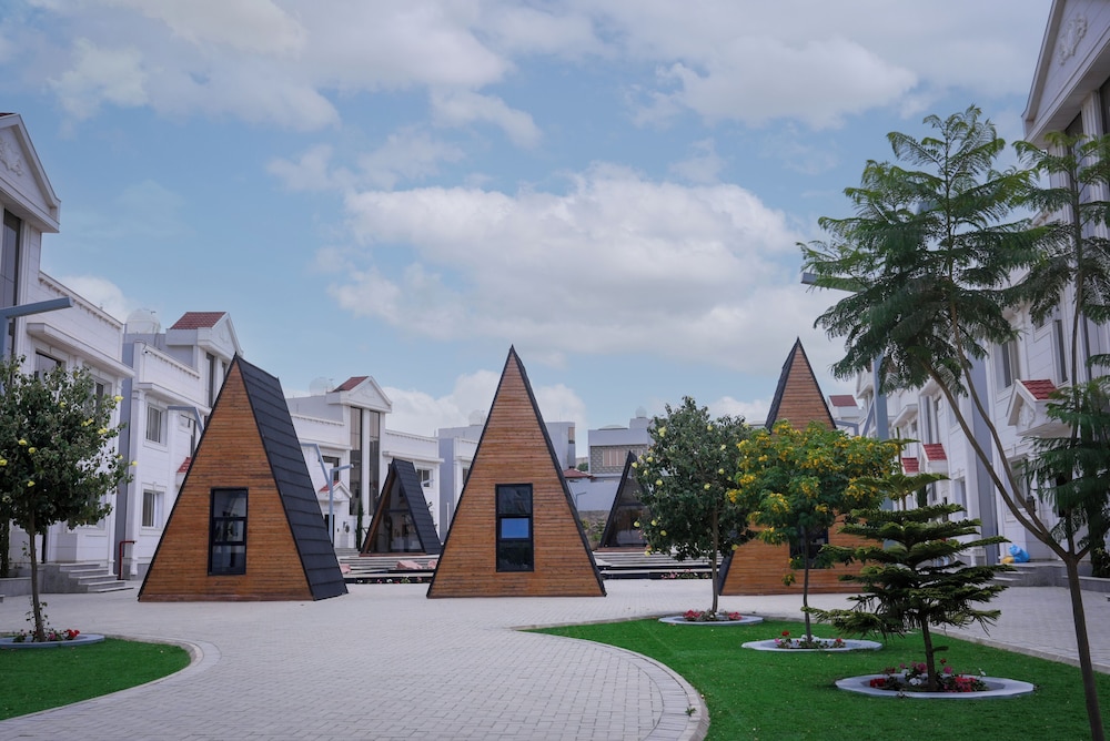 Midtown Majestic Garden Resort 53/59