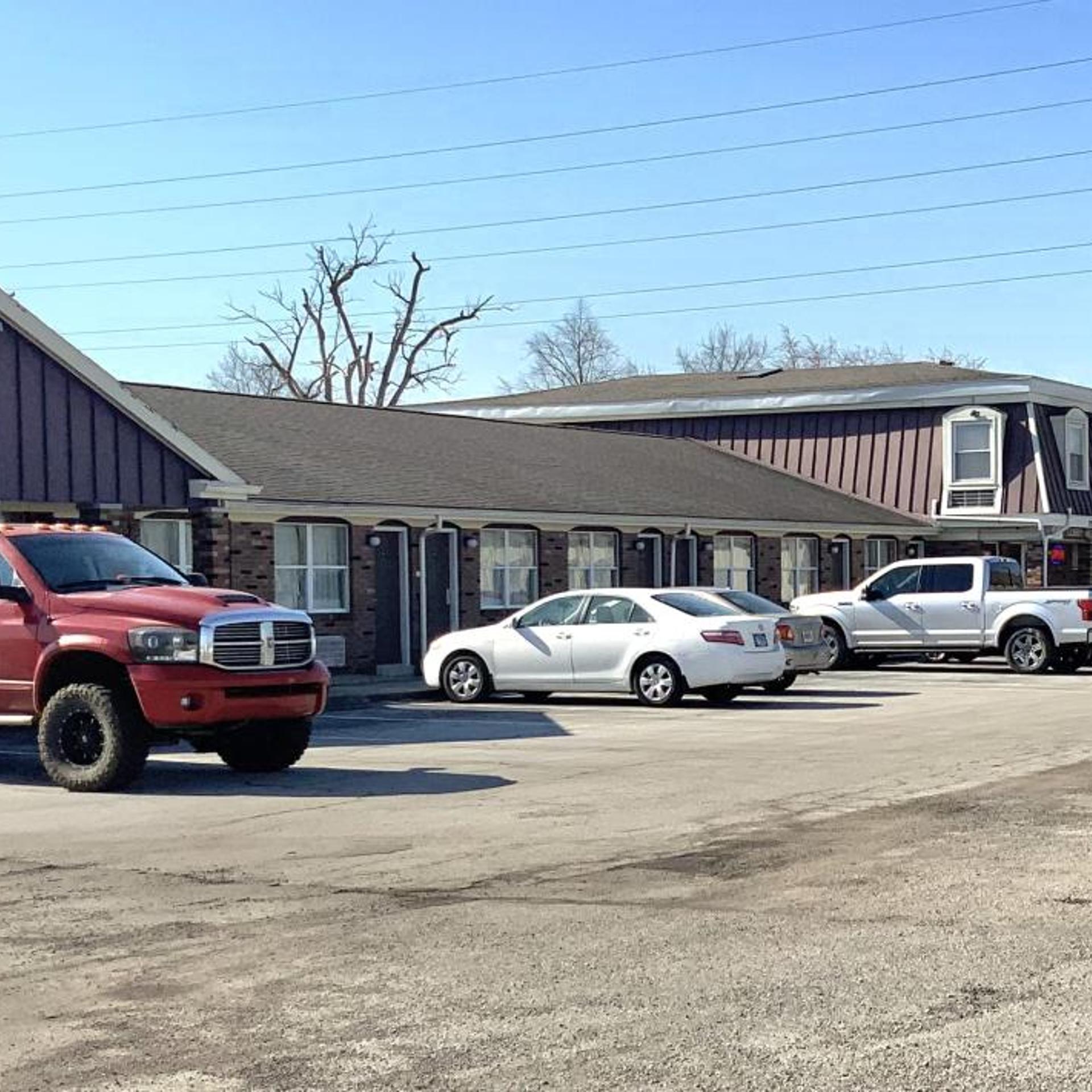 Country Club Inn &amp; Suites 43/51