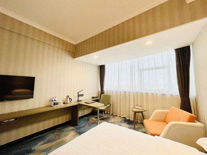 Glory Hotel 13/28