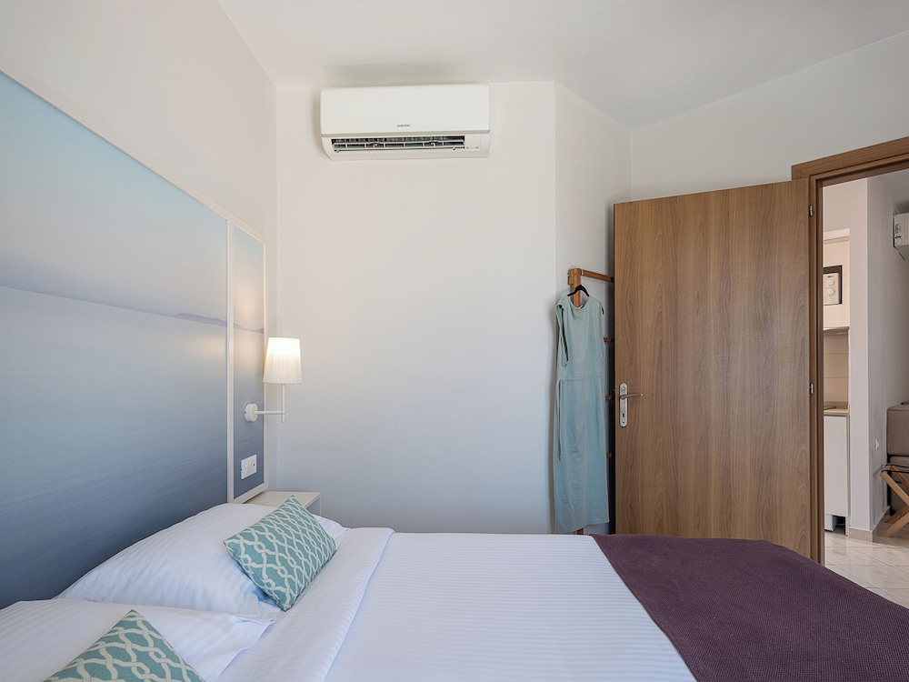 1 Bedroom, Swim Up, Apartment, Queen Bed, Sofa