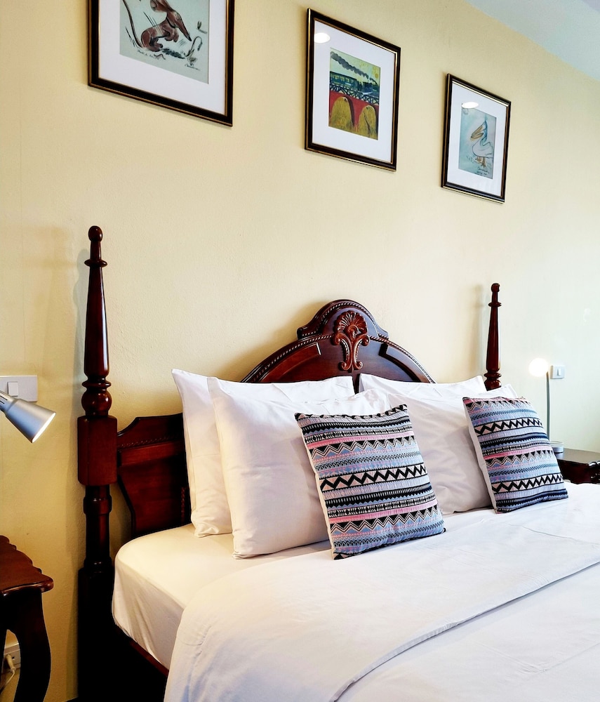 Focal Local Bed And Breakfast 19/50
