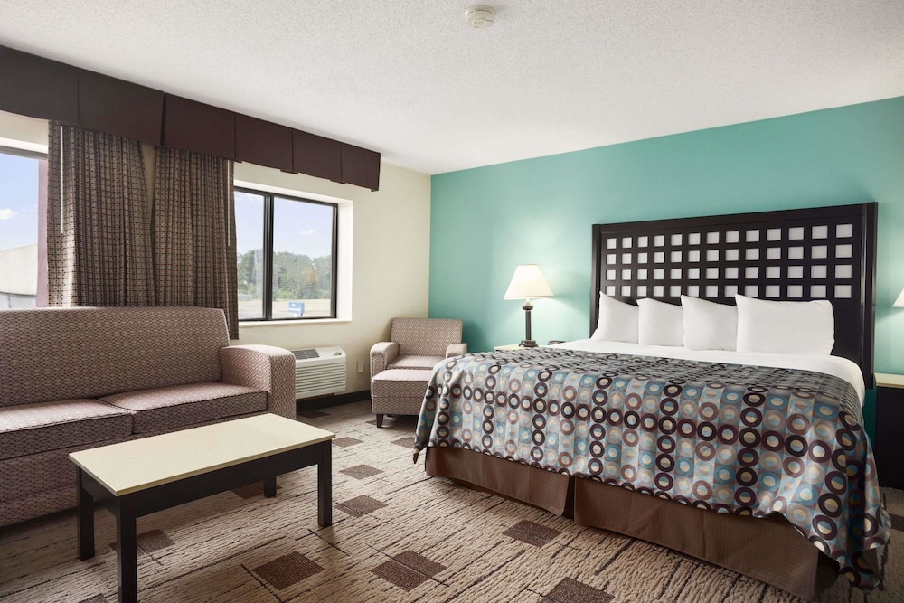 Days Inn by Wyndham Fort Smith 13/29