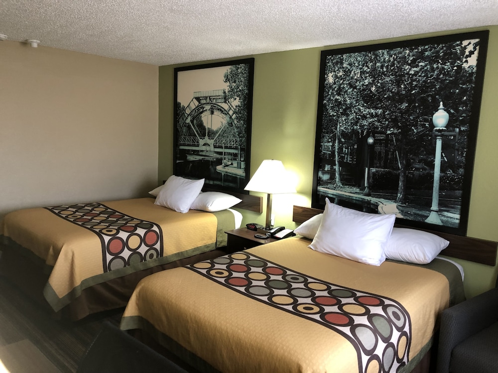 Super 8 By Wyndham Natchitoches 16/37
