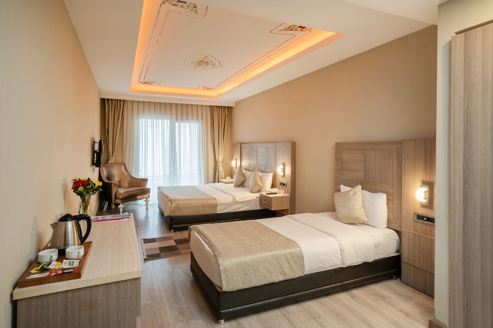 Orya Hotel 39/63