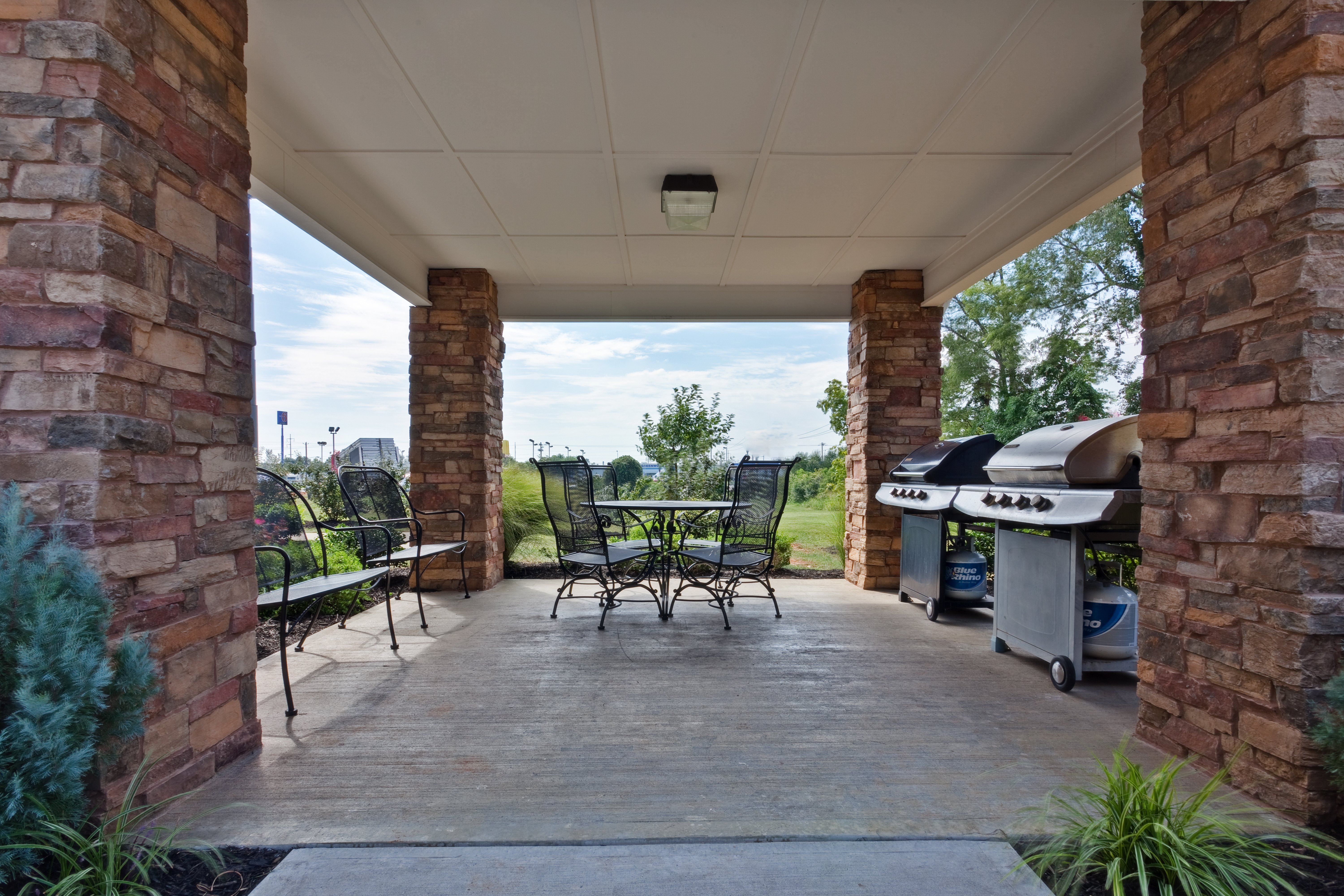 CANDLEWOOD SUITES BOWLING GREEN 63/69