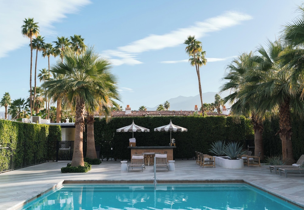 Azure Sky Resort 24/28