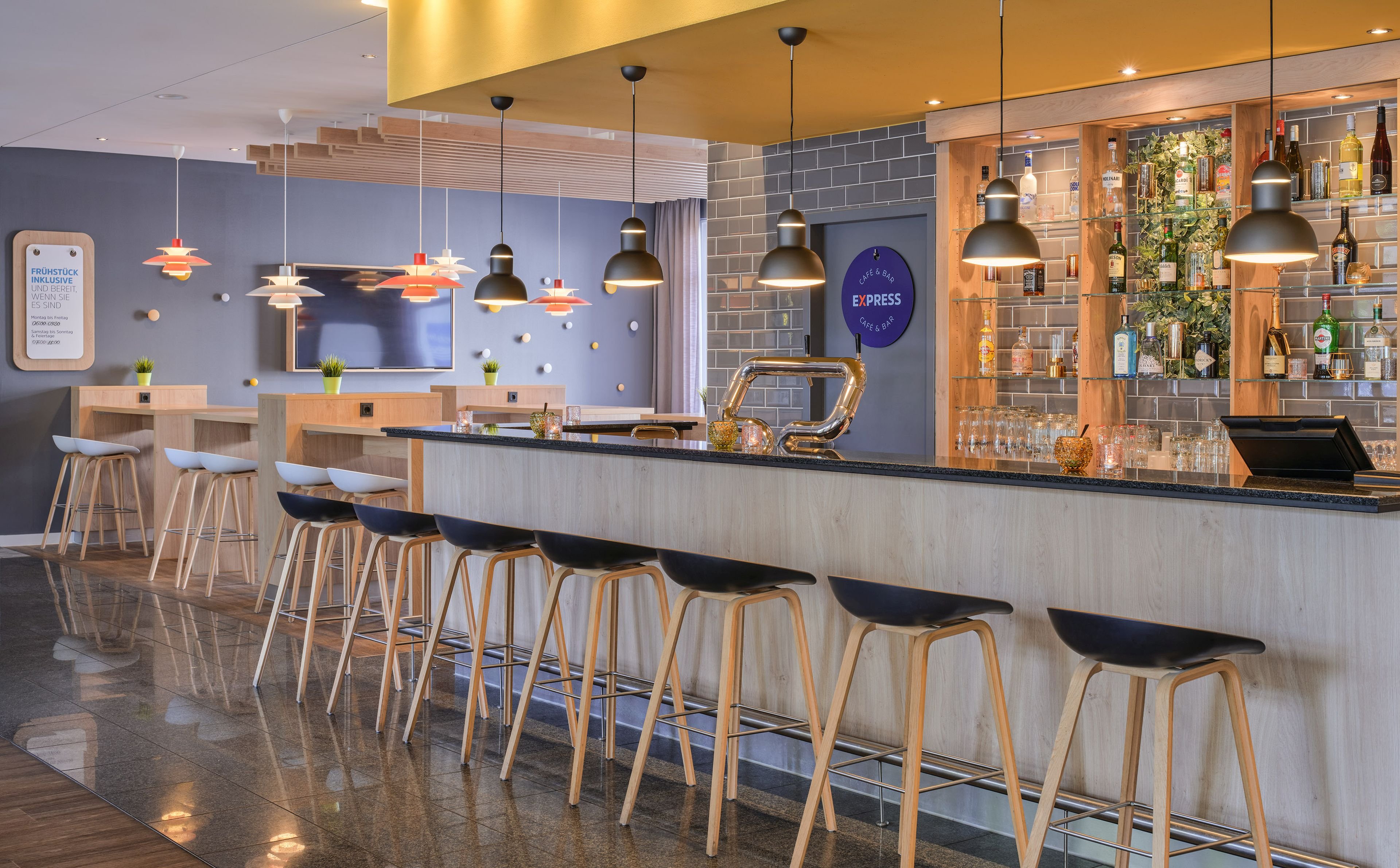 HOLIDAY INN EXPRESS FRANKFURT MESSE 23/40